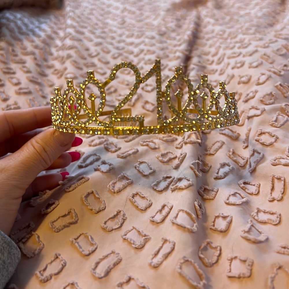 “21” crown!